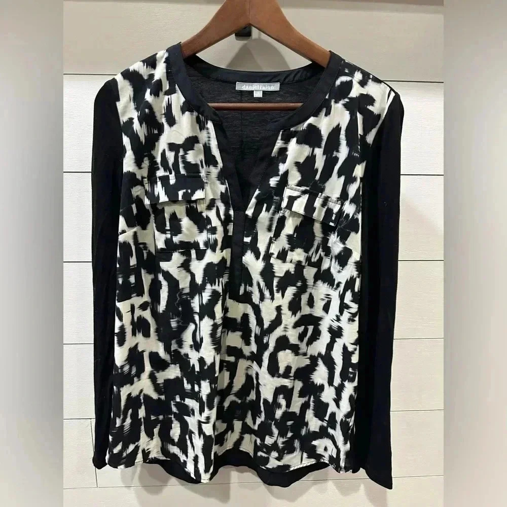 Daniel Rainn Black & White Blouse- Size Small